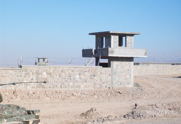 Uit onderzoek van professor Sara de Jong blijkt dat, vergeleken met andere landen, Nederland slecht gepresteerd heeft op het gebied van het beschermen van het personeel uit Afghanistan.