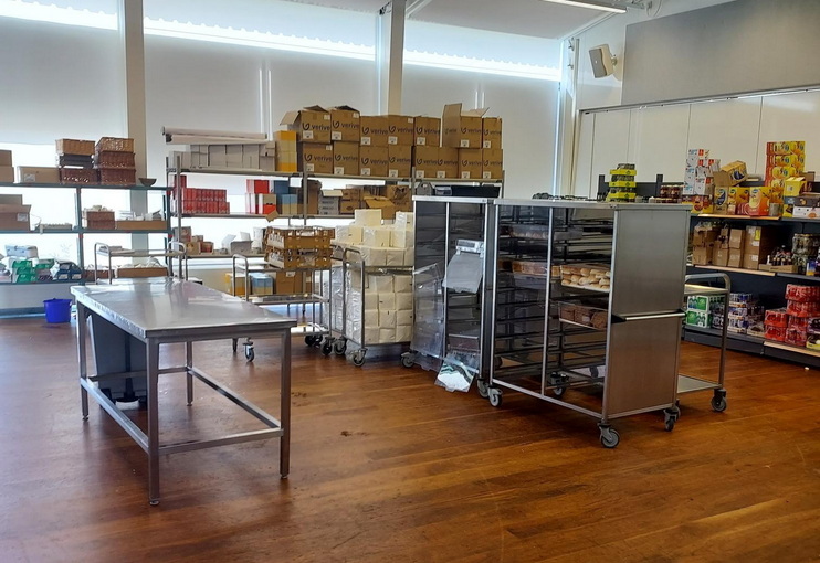 Vanuit Defensie is al aangegeven dat het nog minstens een jaar gaat duren voordat er een permanente locatie gereed zal zijn.